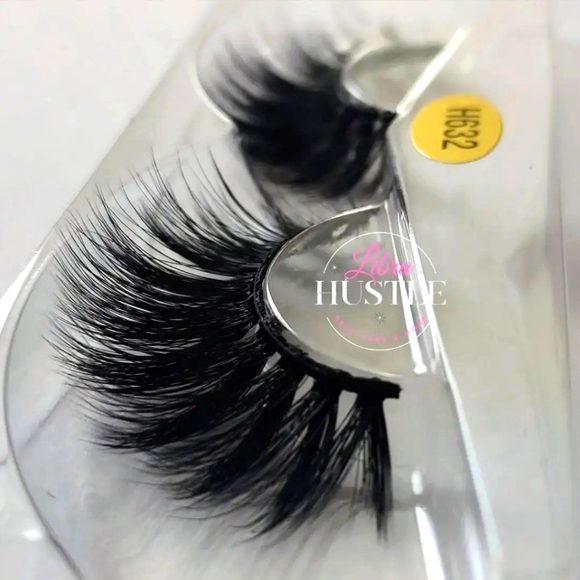 CosmicFlutter (Style #H632) 20-23mm Cruelty-Free 3D Mink Lash - Picture 2 of 16